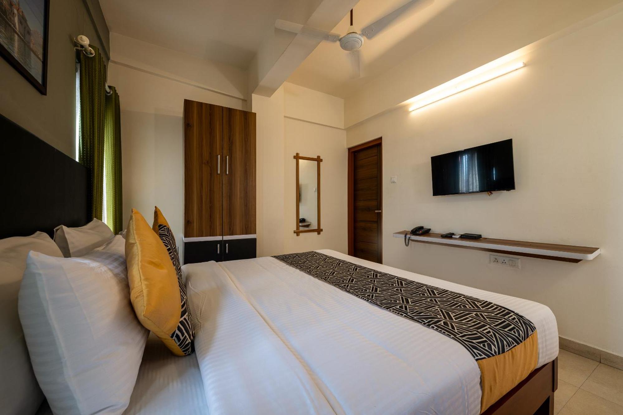 Cj Grande By Jesway Hotels & Resorts Kochi Exterior foto