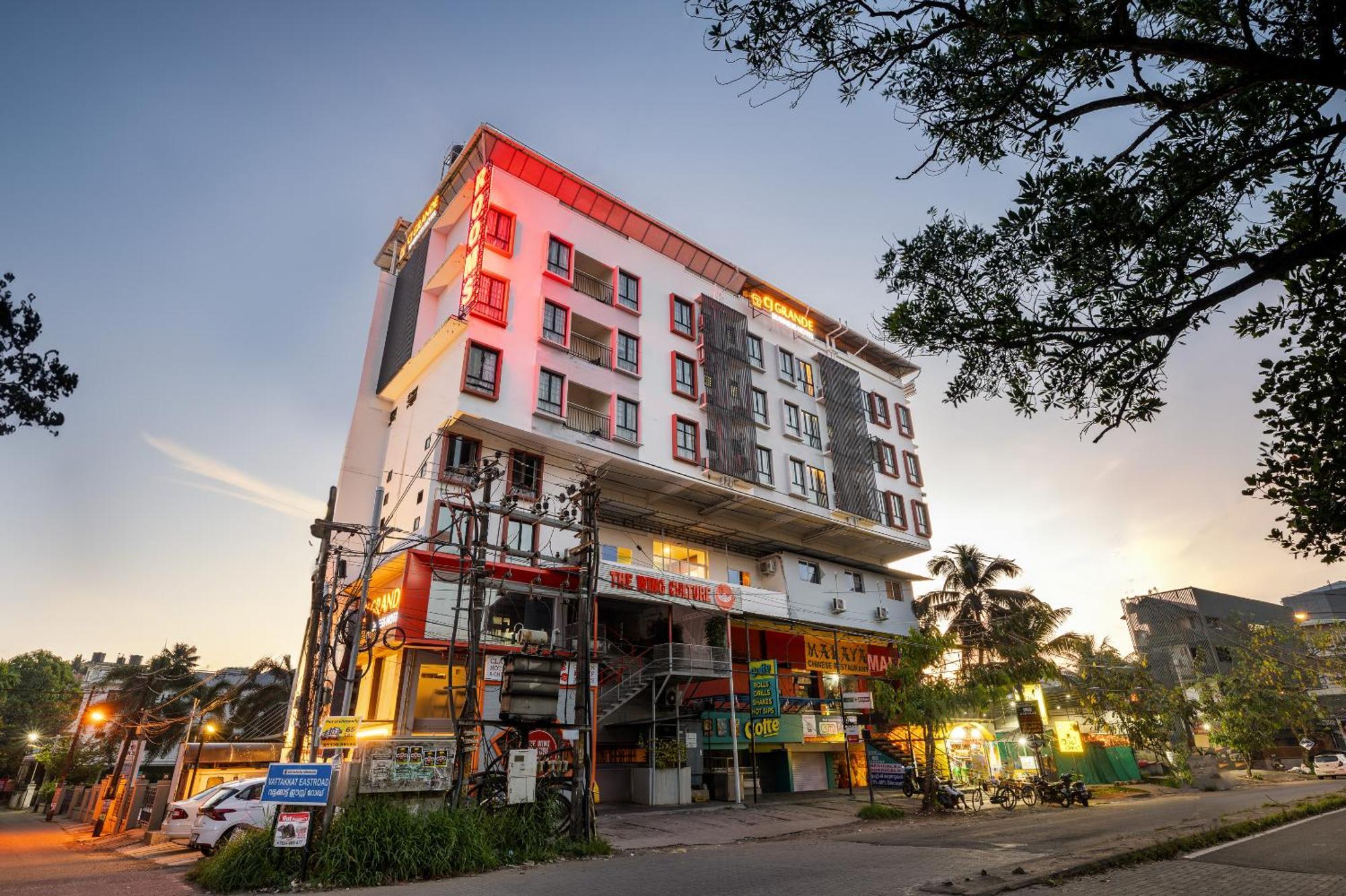 Cj Grande By Jesway Hotels & Resorts Kochi Exterior foto
