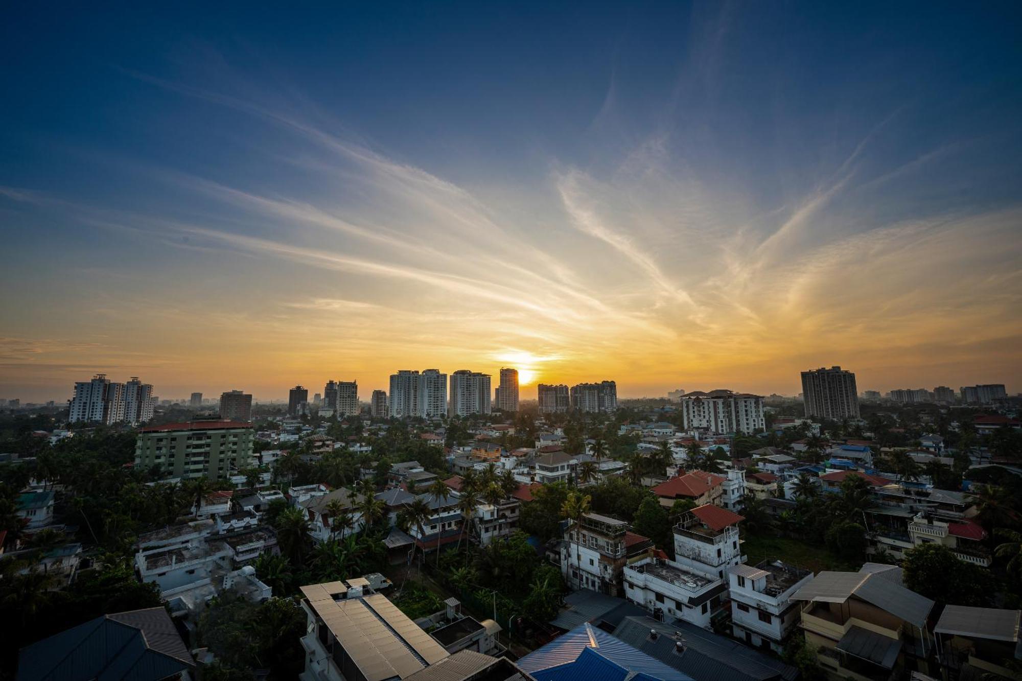 Cj Grande By Jesway Hotels & Resorts Kochi Exterior foto