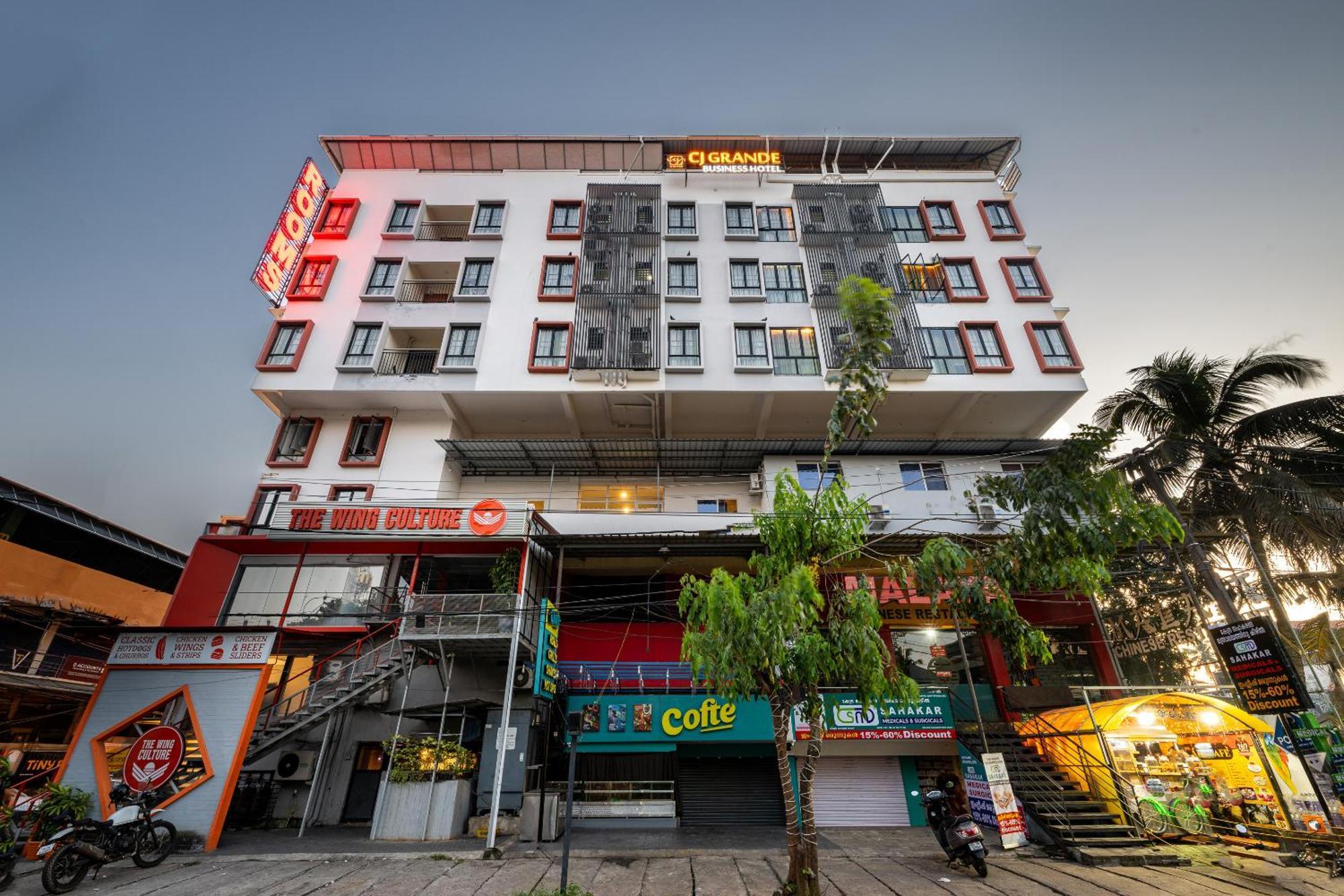Cj Grande By Jesway Hotels & Resorts Kochi Exterior foto